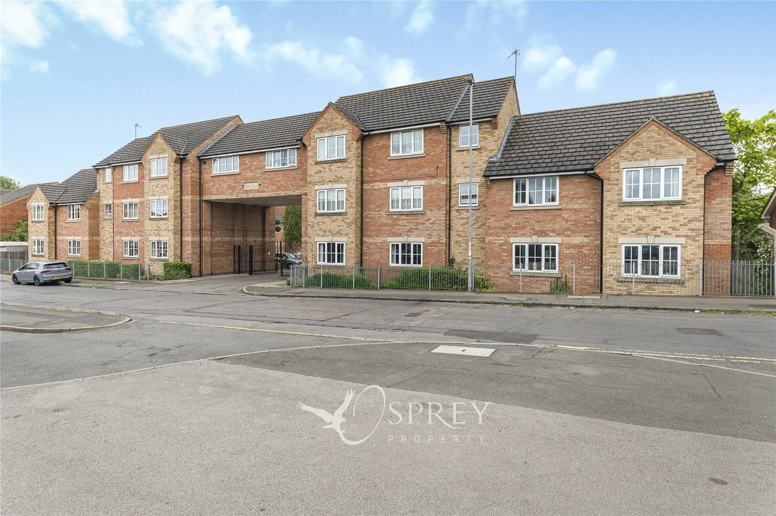 Flat Cedar Court in Kettering
