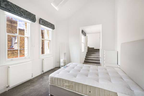 Flat Egerton Gardens Mews in Greater London