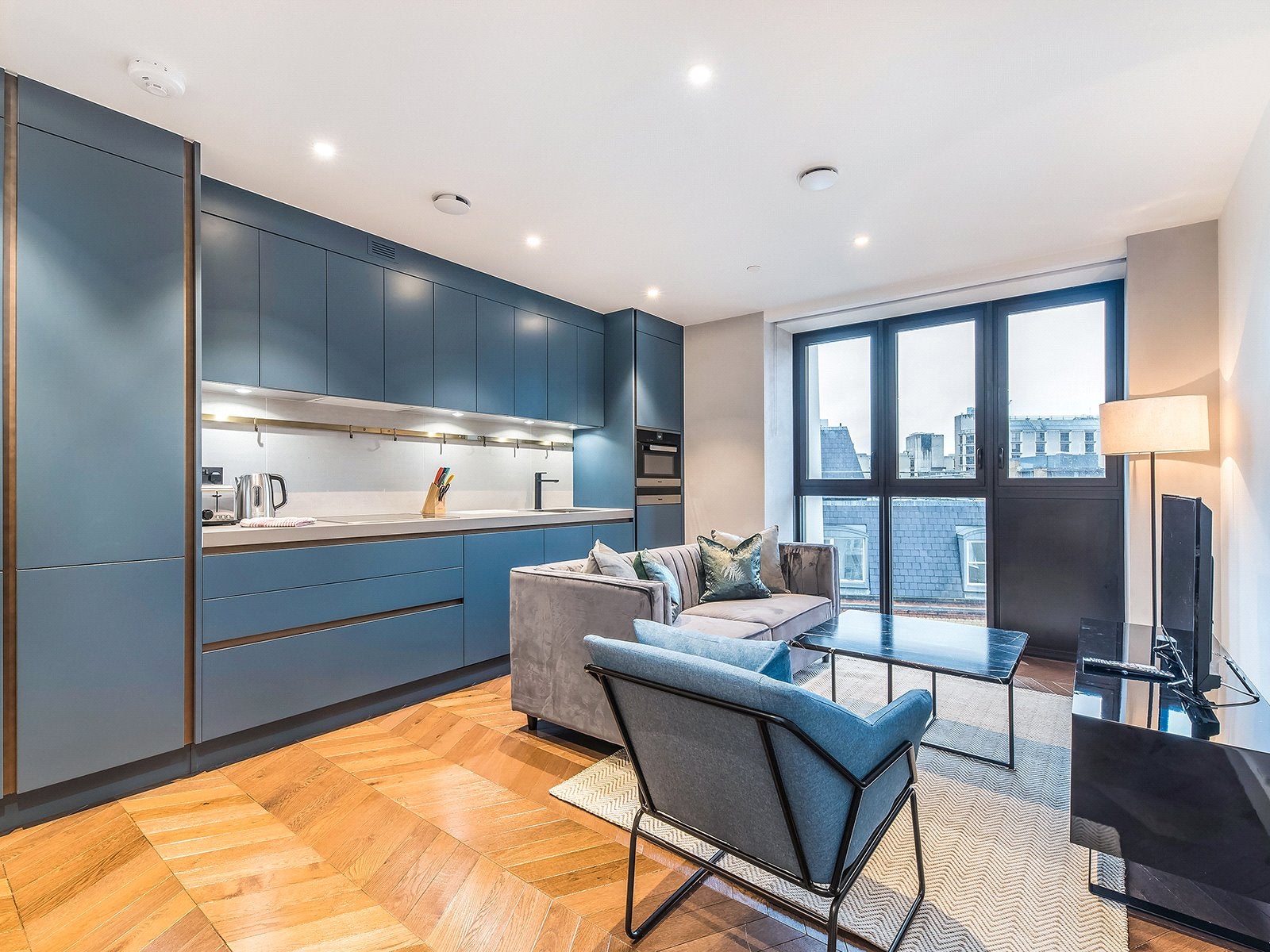 Flat Parker Street in Greater London