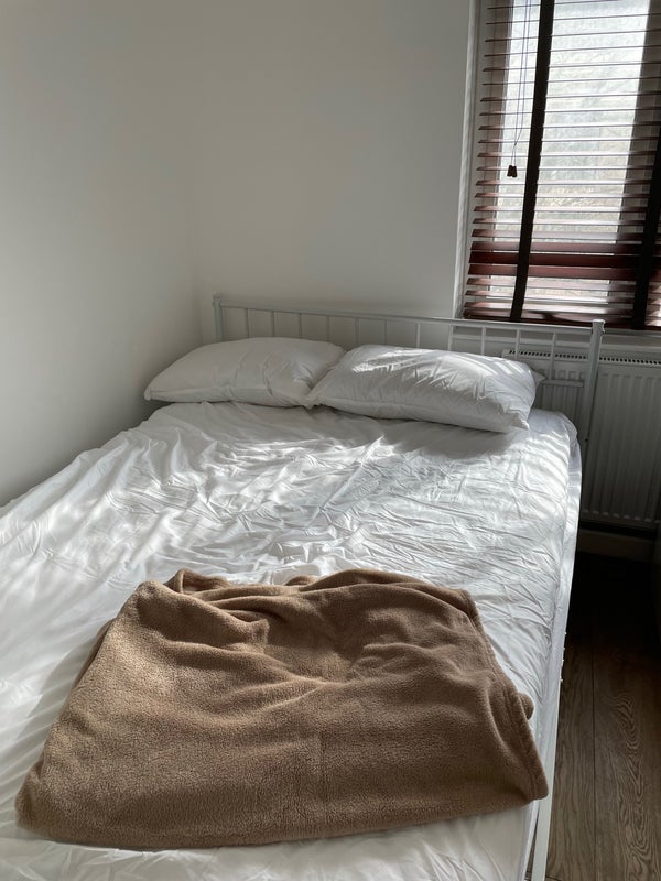 Room Clarence Crescent in Greater London
