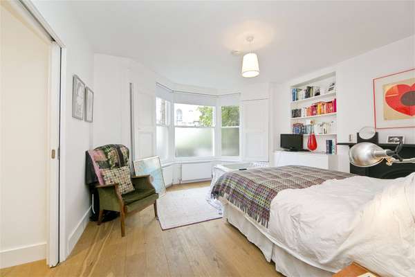 Flat Highbury Hill in Greater London