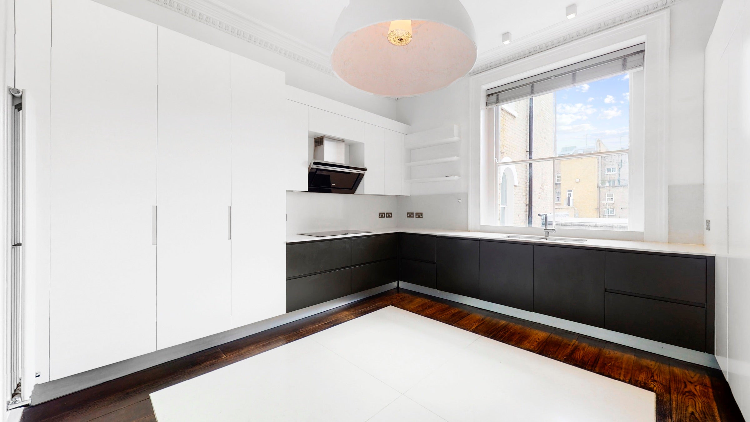 Flat Queen's Gate Terrace in Greater London