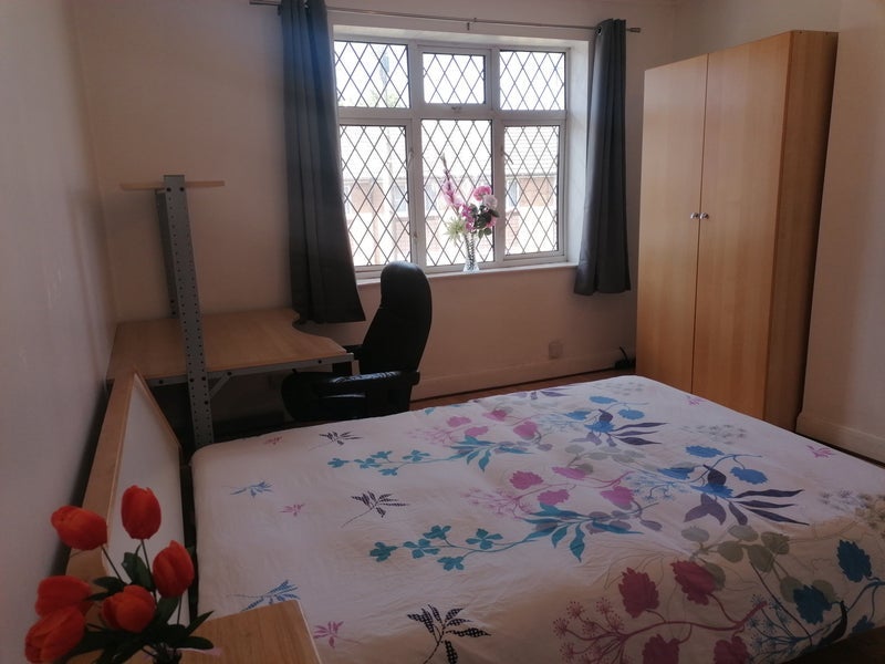 Room Mayerne Road in Greater London