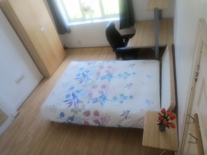 Room Mayerne Road in Greater London