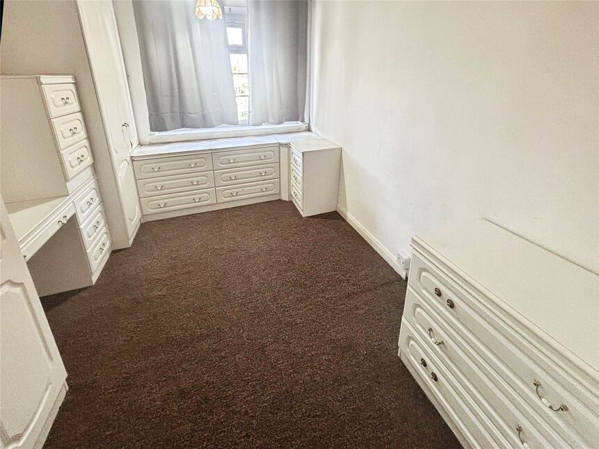 House Forbes Close in Leicester