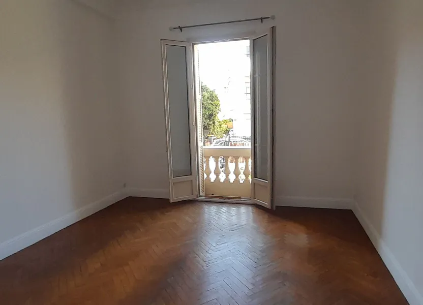 Flat Avenue Balbi in Nice