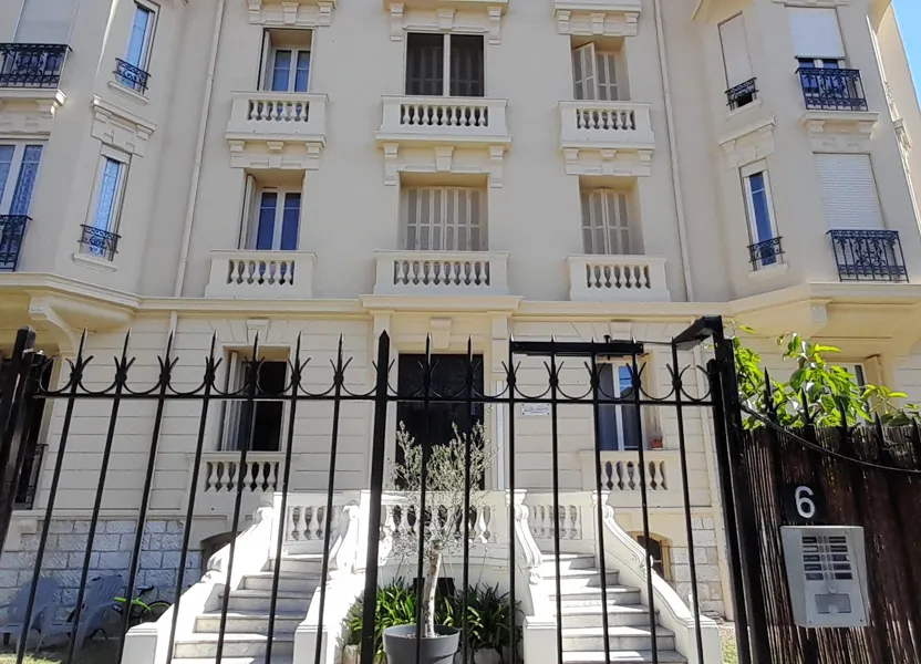 Flat Avenue Balbi in Nice
