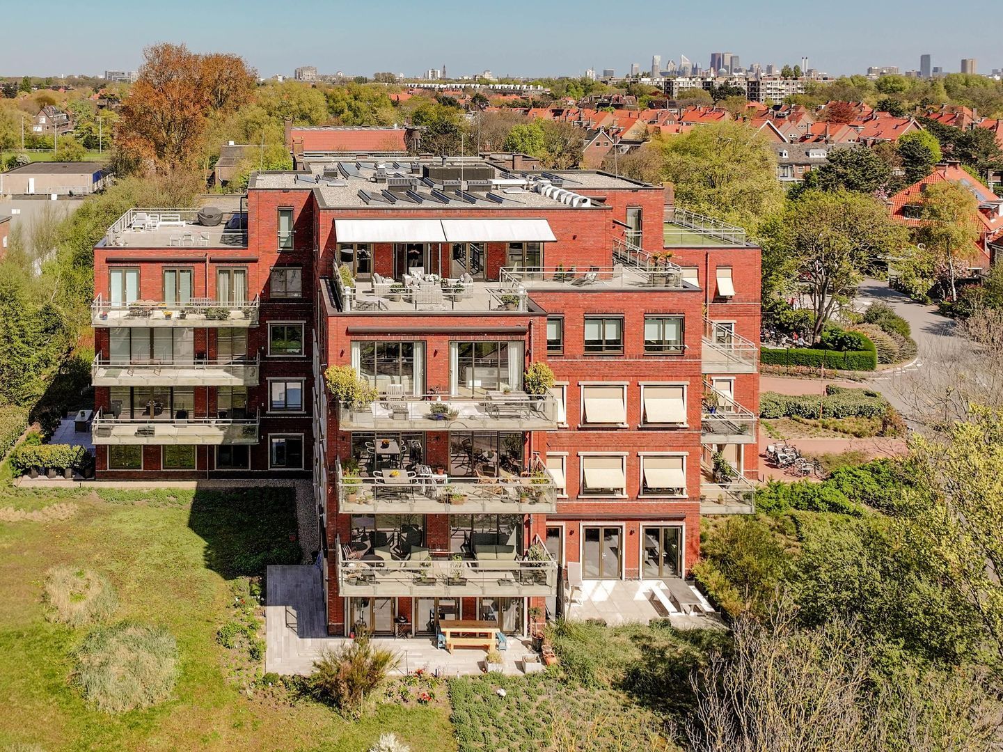 Huis Laan van Poot 399 in Den Haag
