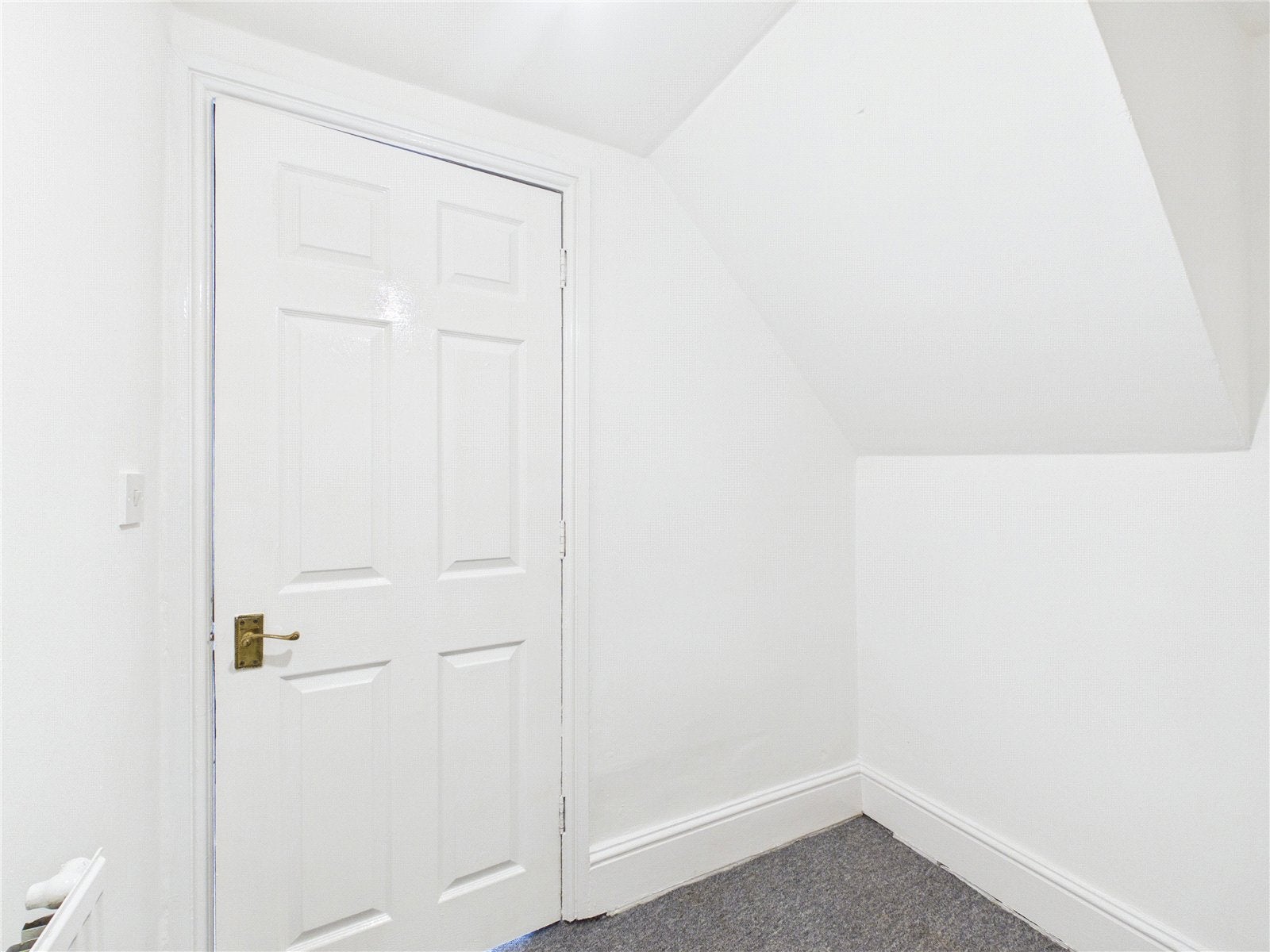 Flat Fishponds Road in Bristol