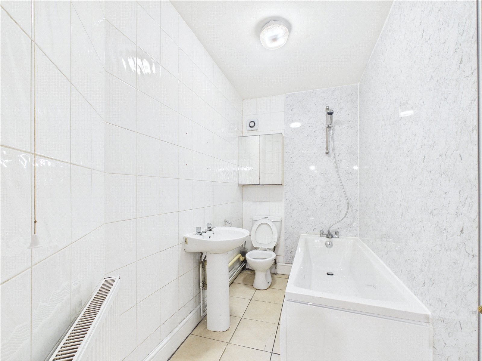 Flat Fishponds Road in Bristol