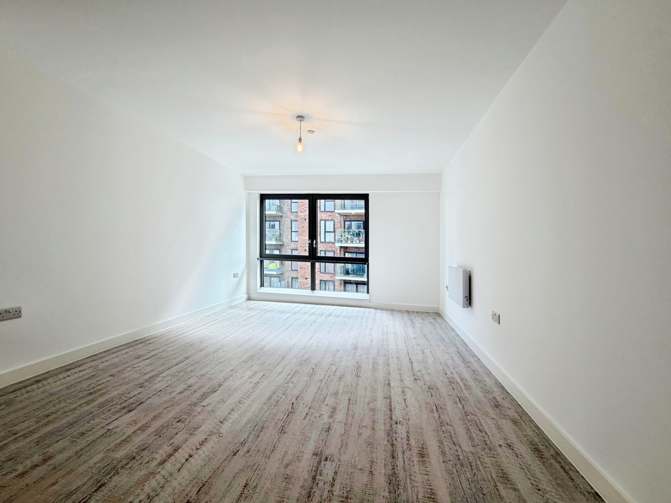 Flat Albert Place in Peterborough