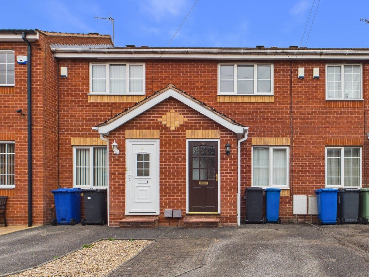 House Alford Close in Chesterfield