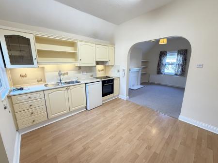 Flat Estcourt Crescent in Devizes