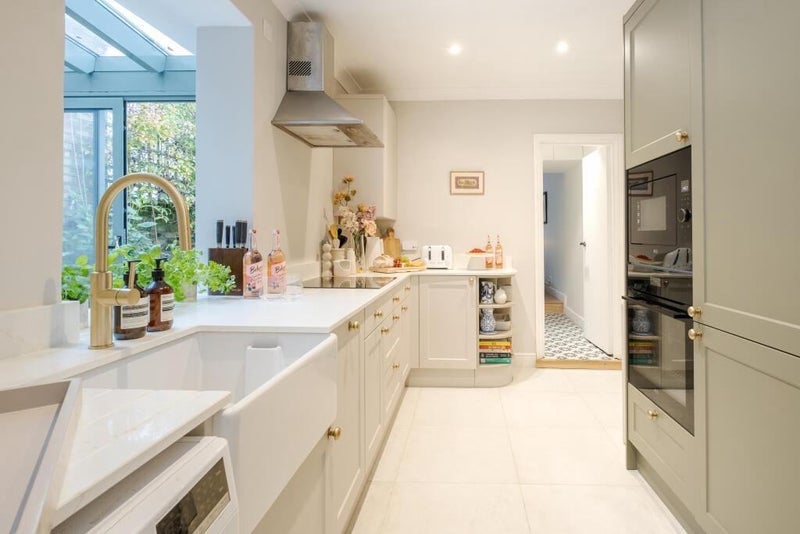 Room Eburne Road in Greater London