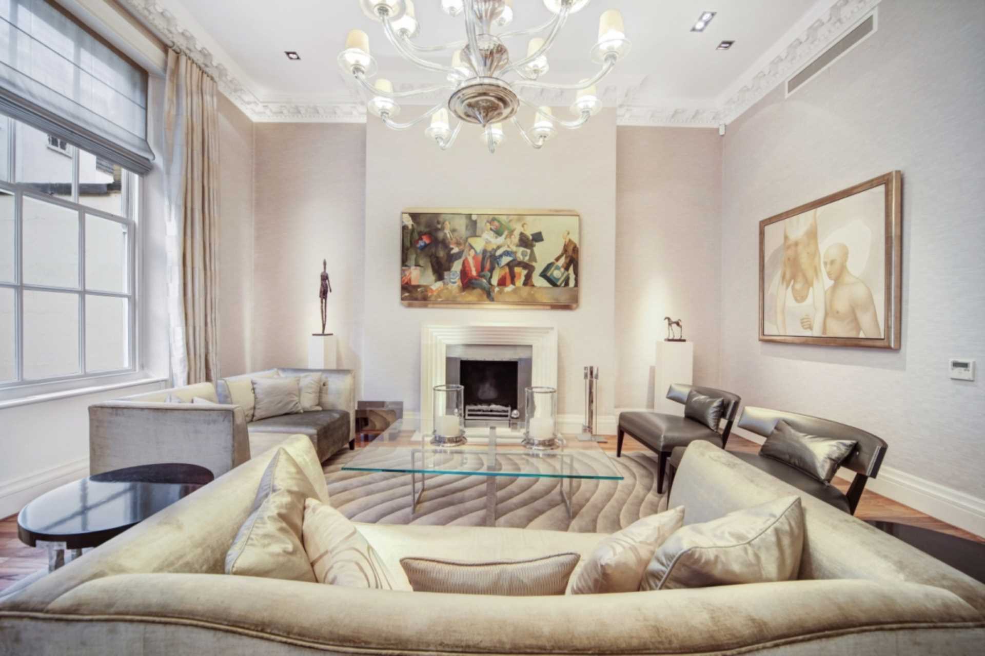 Flat Upper Grosvenor Street in City of Westminster