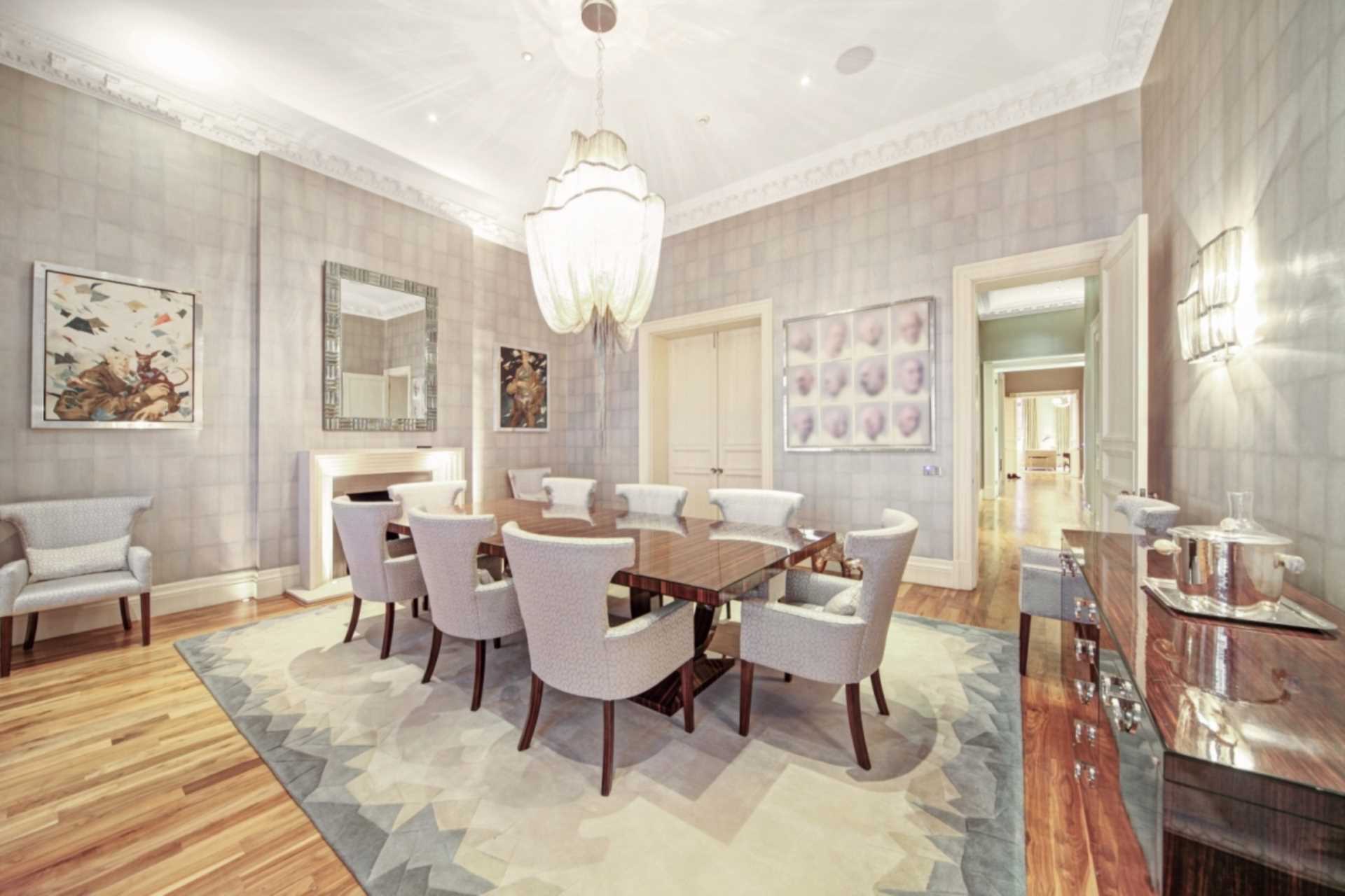 Flat Upper Grosvenor Street in City of Westminster