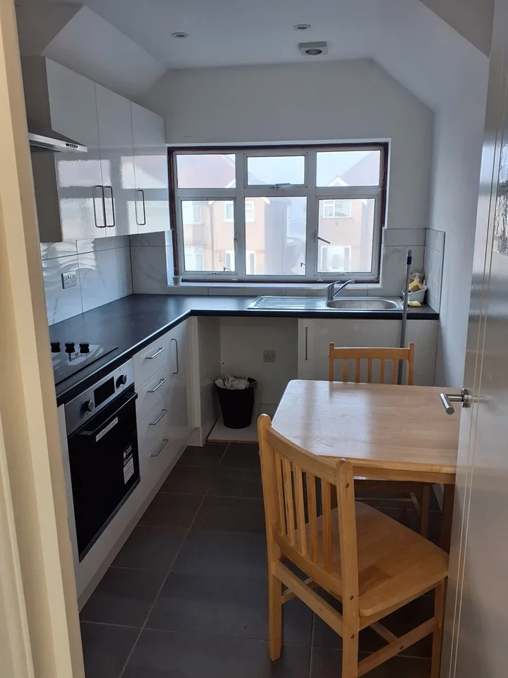 Flat Lyndhurst Road in Greater London