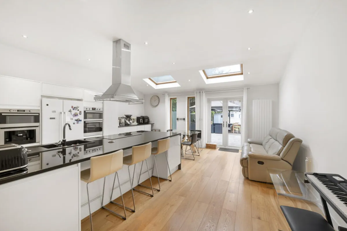 House Windermere Avenue in Greater London