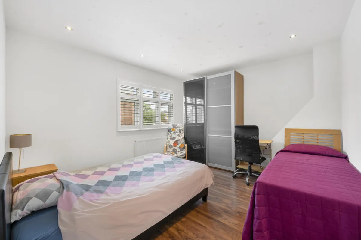 House Windermere Avenue in Greater London