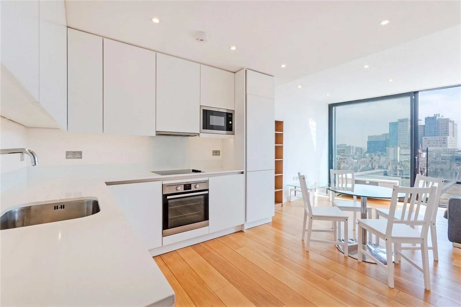 Flat Plumbers Row in Greater London