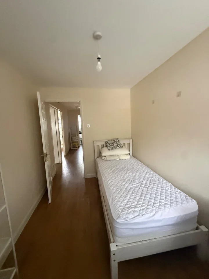 House Henrietta Close in Greater London