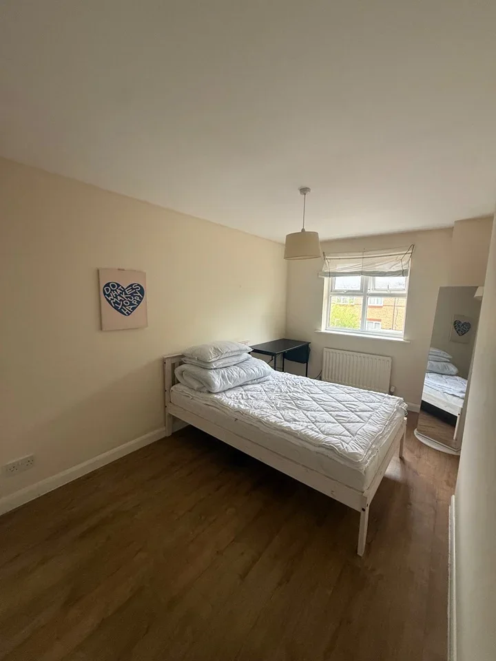 House Henrietta Close in Greater London