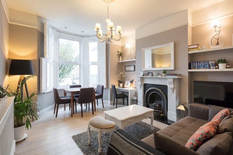 Flat Drayton Park in Greater London