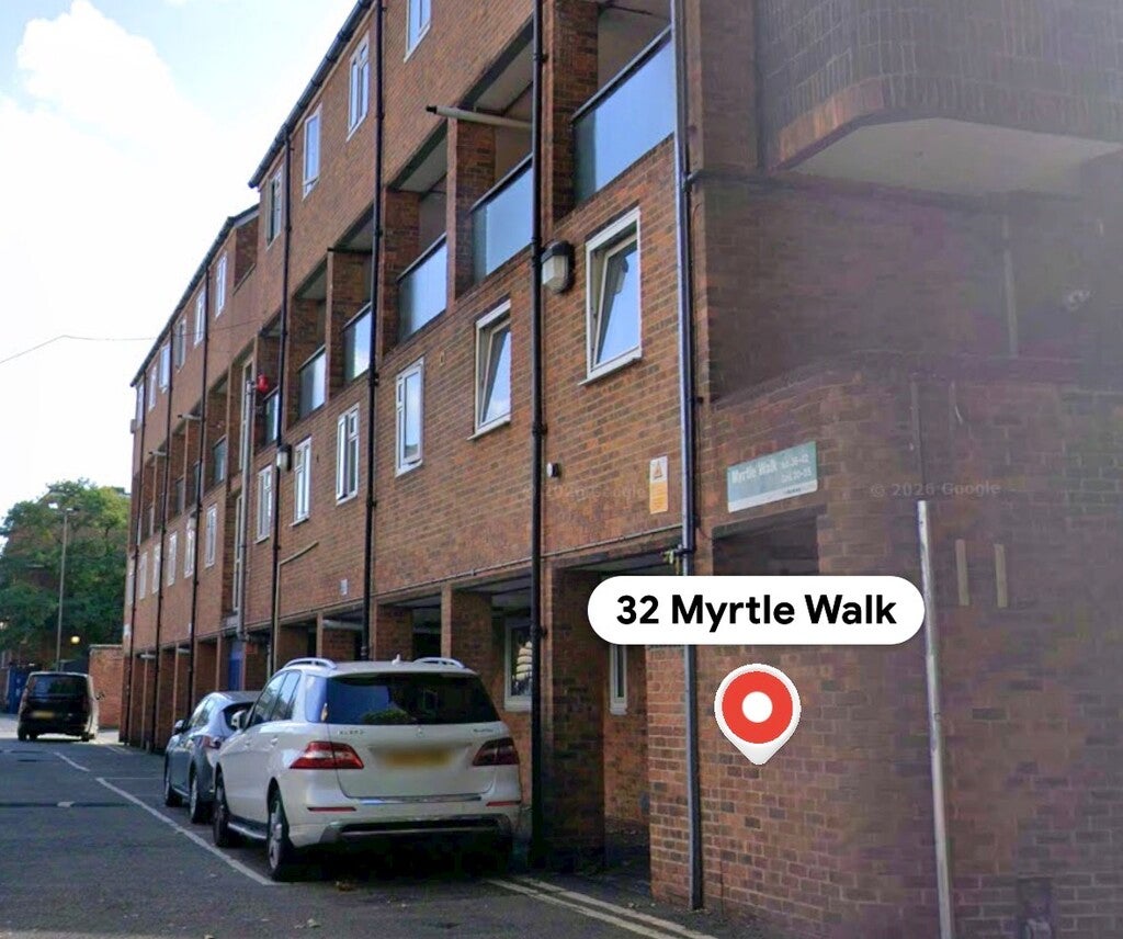 Flat Myrtle Walk in Greater London