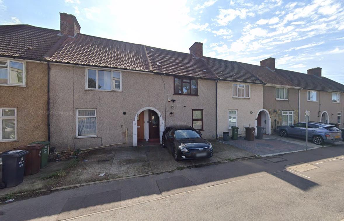 House Oxlow Lane in Greater London