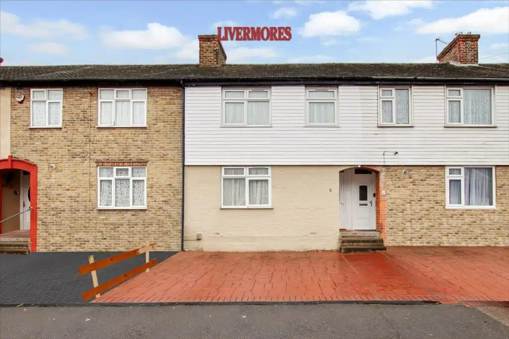 House White Hill Road in Greater London