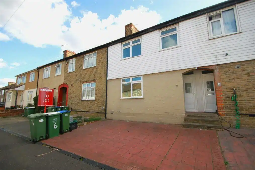 House White Hill Road in Greater London