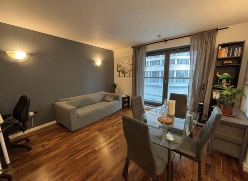 Flat Fairmont Avenue in Greater London