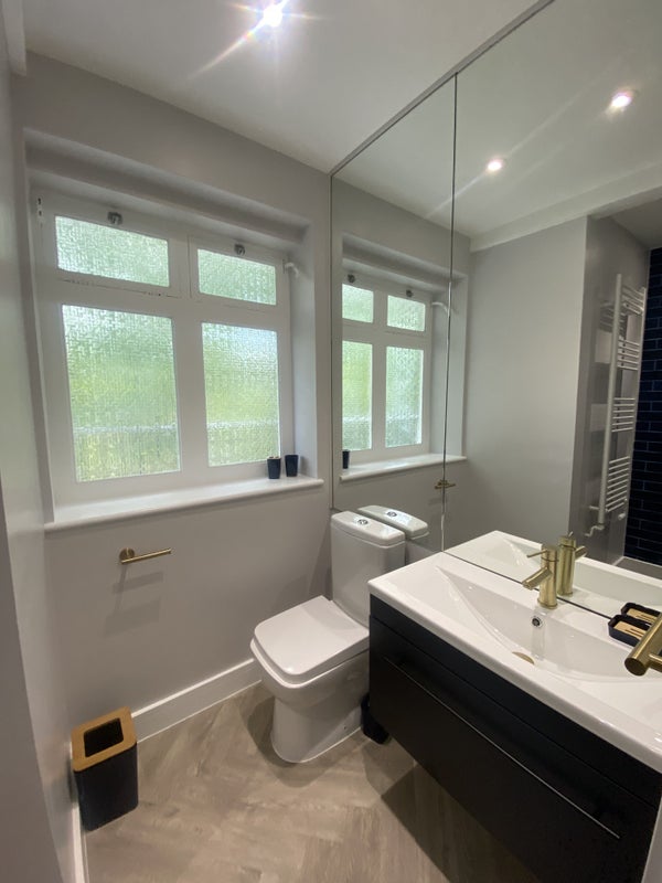 Room Rosebery Avenue in Greater London