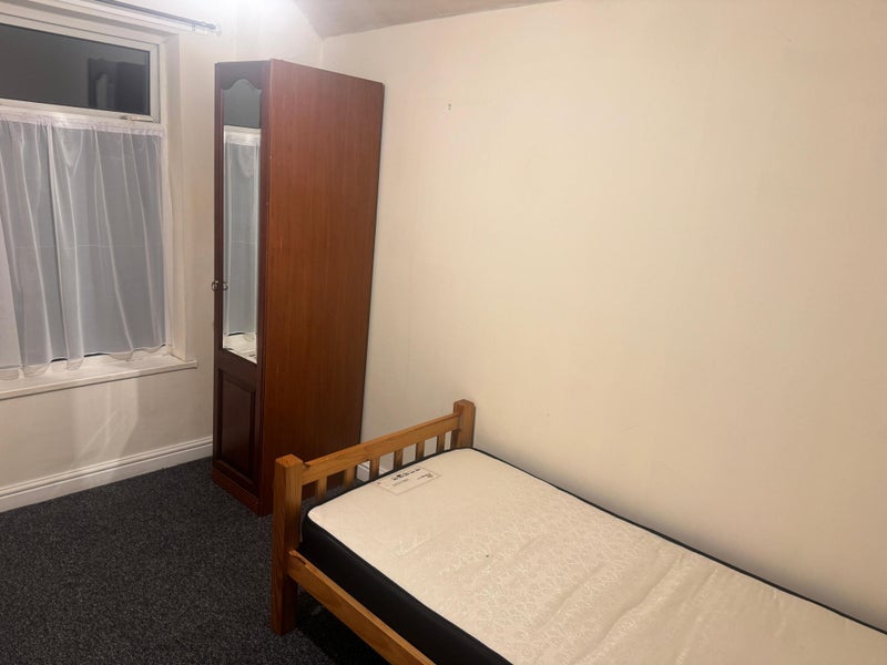 Room Prince's Avenue in Nuneaton and Bedworth