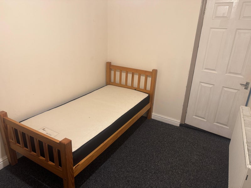 Room Prince's Avenue in Nuneaton and Bedworth