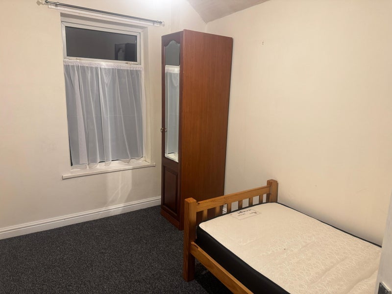 Room Prince's Avenue in Nuneaton and Bedworth