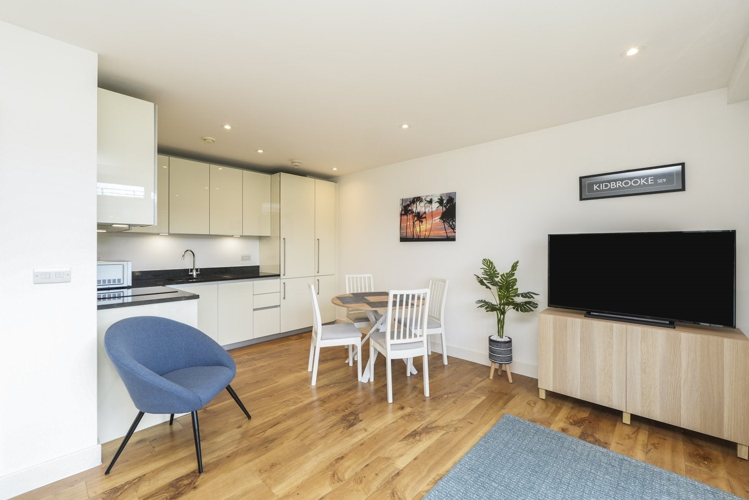 Flat Dowding Drive in Greater London