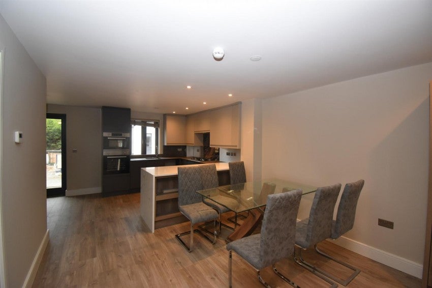 House Manor Farm Close in Royal Leamington Spa