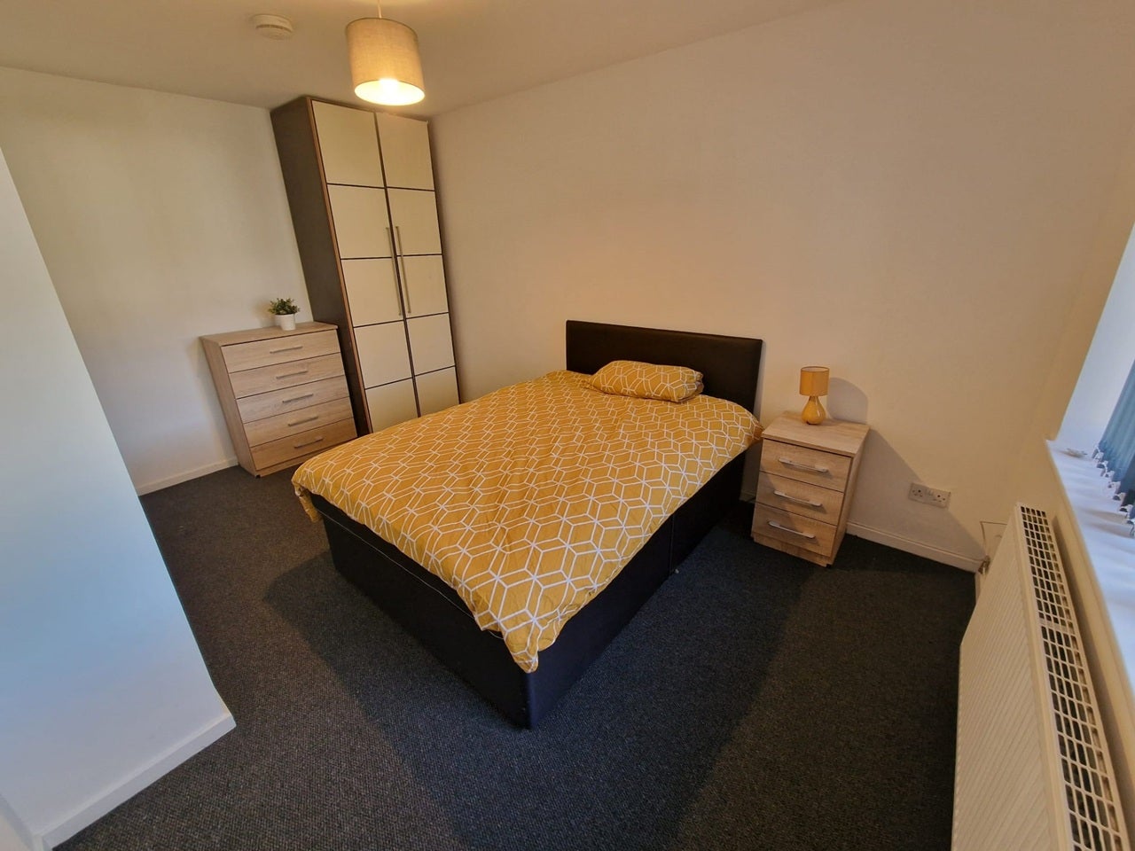 Room Tarrant Grove in Birmingham