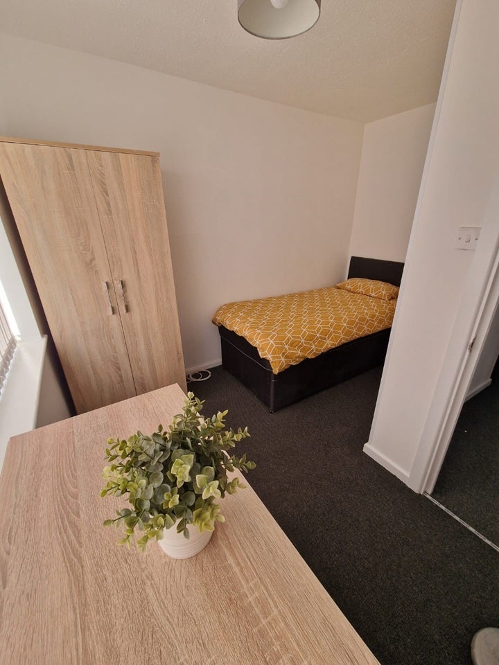 Room Tarrant Grove in Birmingham