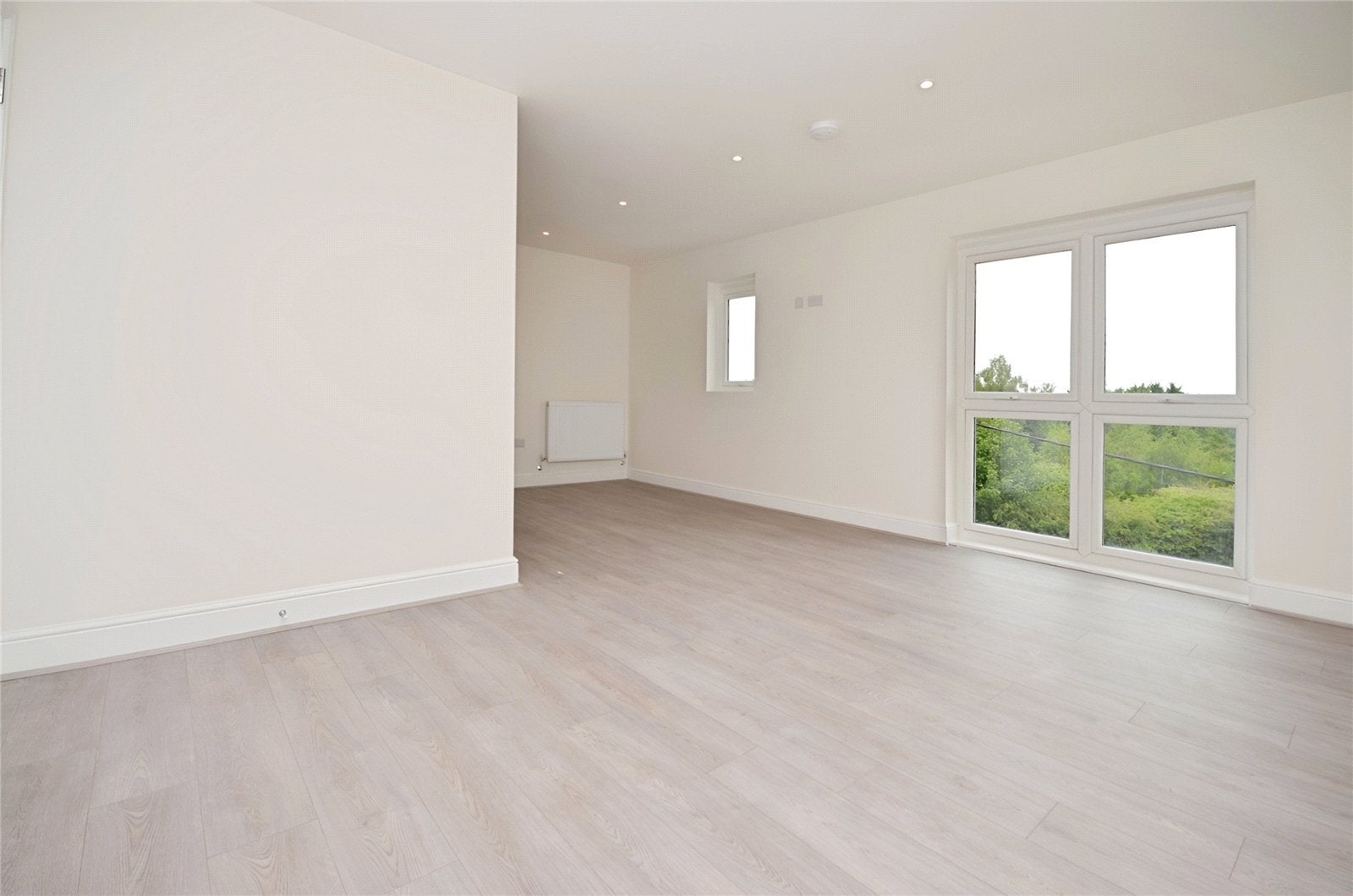 Flat Braintree Road in Witham