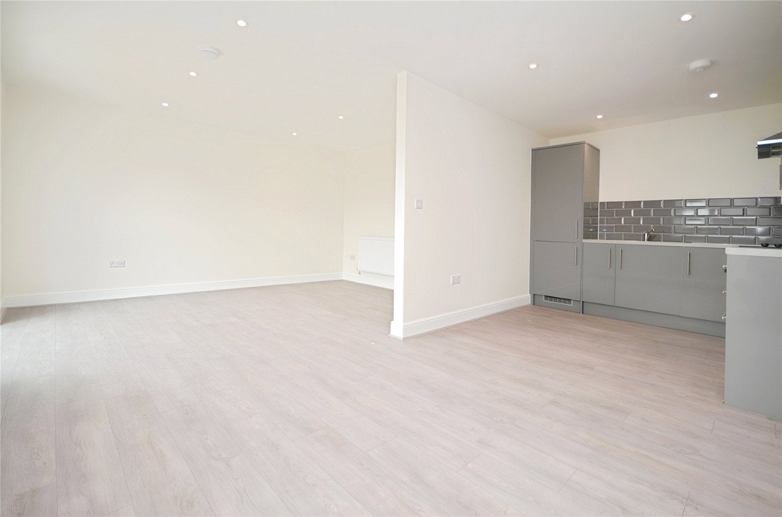 Flat Braintree Road in Witham
