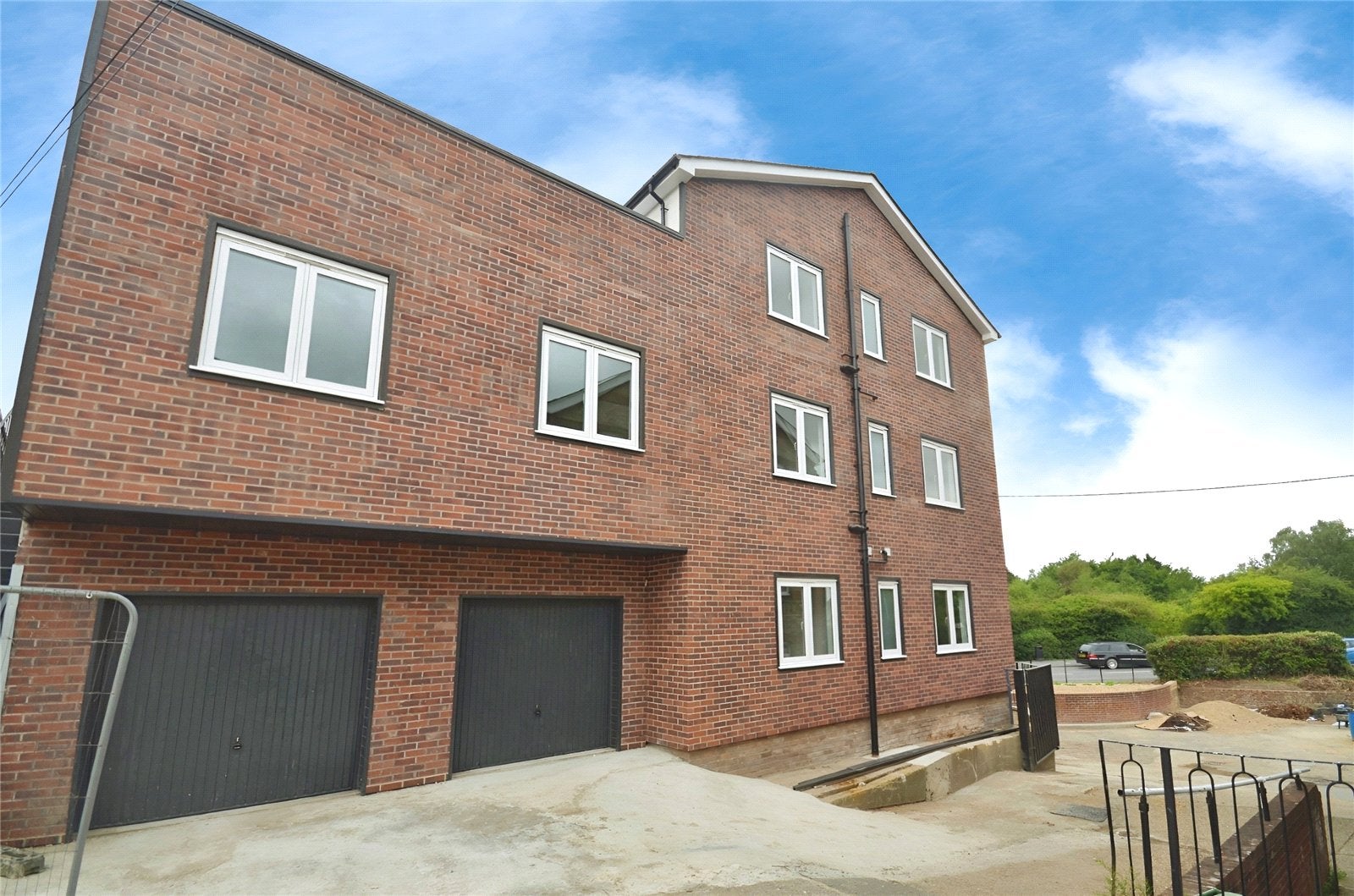 Flat Braintree Road in Witham