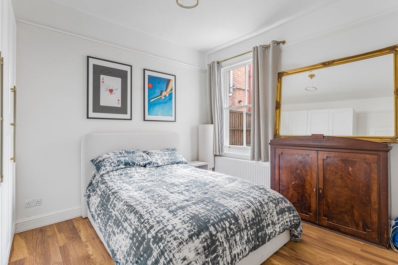 Room Danehurst Street in Greater London