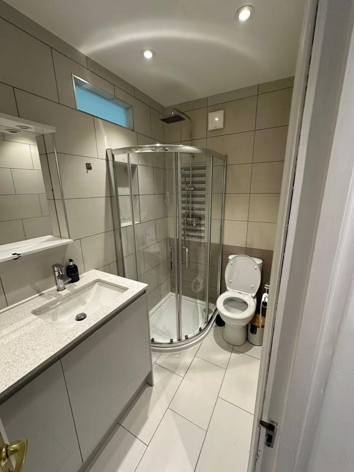 Flat Courtfield Road in Greater London