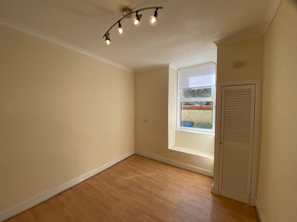 Flat Langside Lane in Glasgow