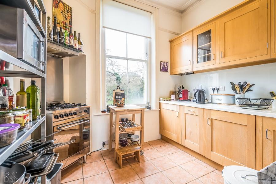 Flat Breakspear Mews in Greater London