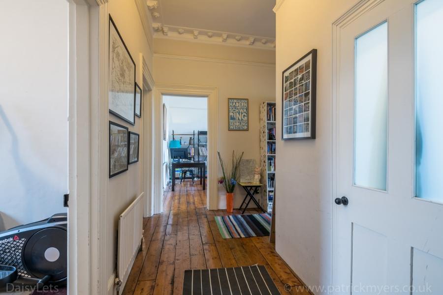 Flat Breakspear Mews in Greater London