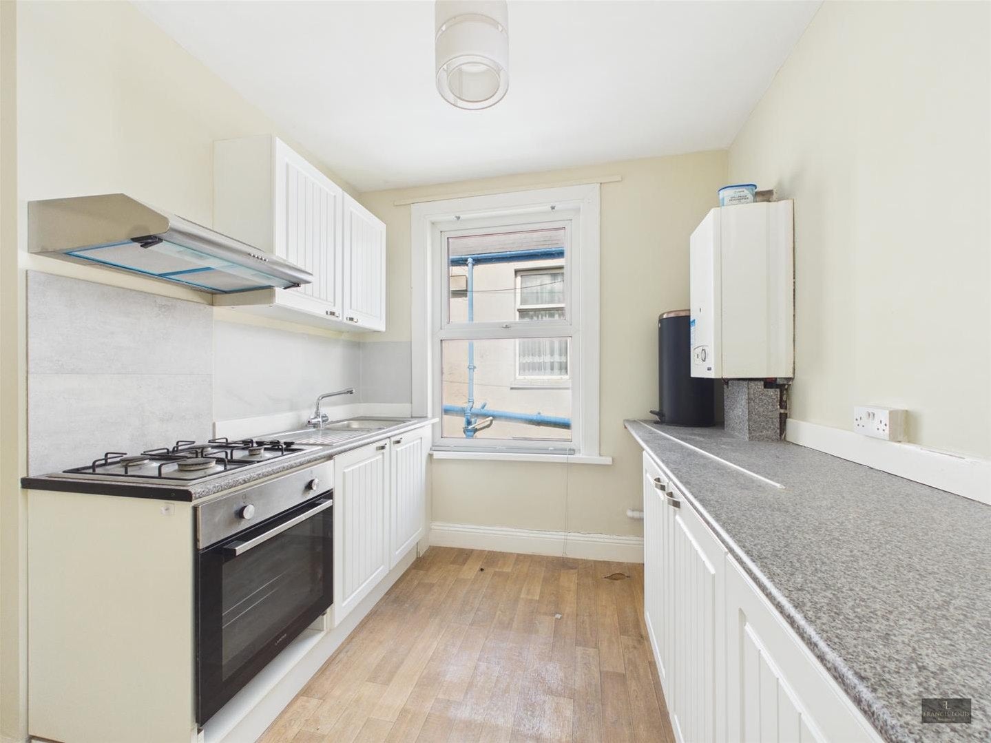 Flat Collingwood Avenue in Plymouth