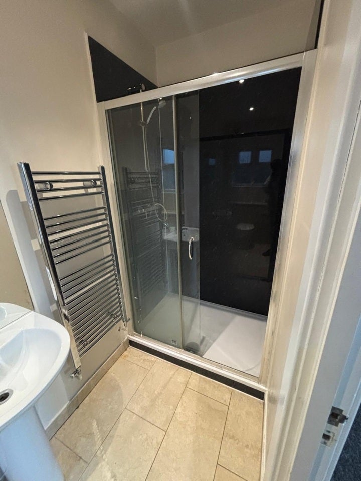 Room Goodhall Street in Greater London